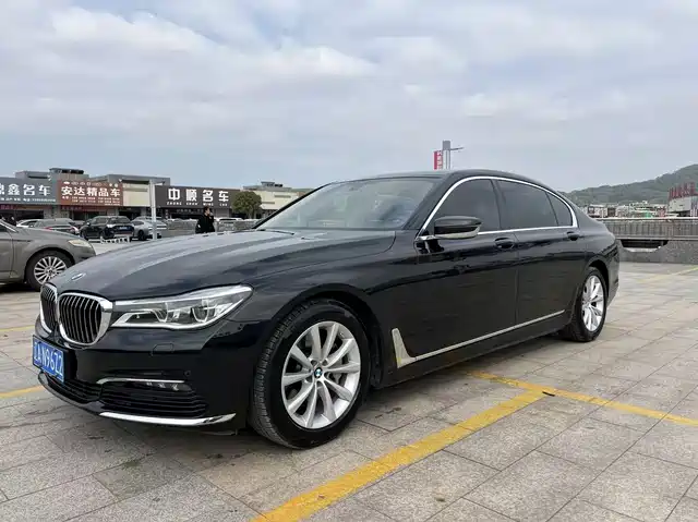BMW 7 SERIES