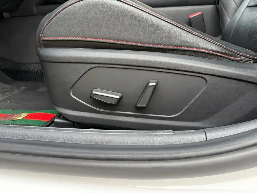 Hyundai Elantra — миниатюра 23