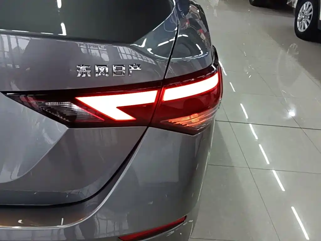Nissan Sylphy — миниатюра 8