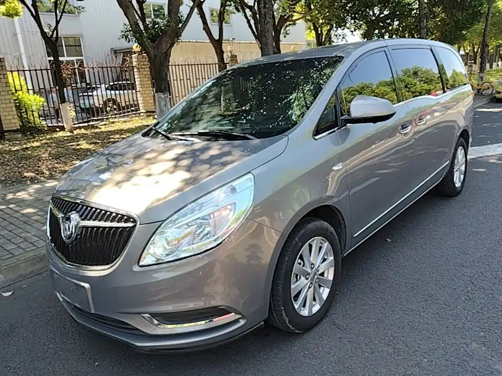 Buick GL8 — миниатюра 2