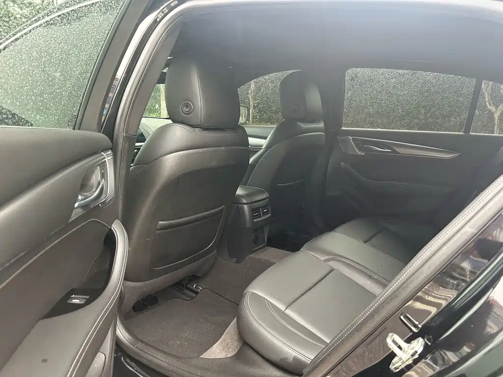 Cadillac CT5 — миниатюра 6
