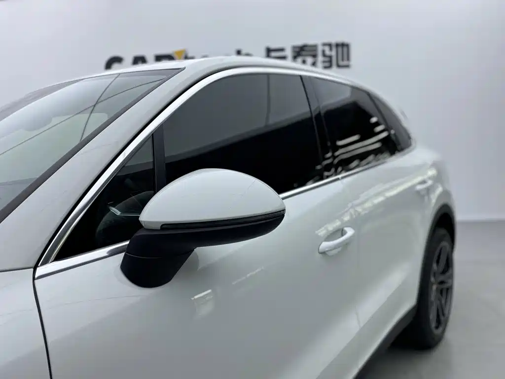 Porsche Cayenne — миниатюра 12