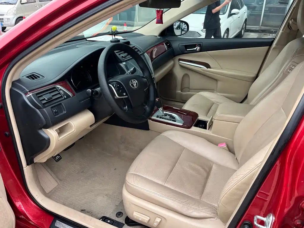 Toyota Camry 2013 2.0G Comfort
