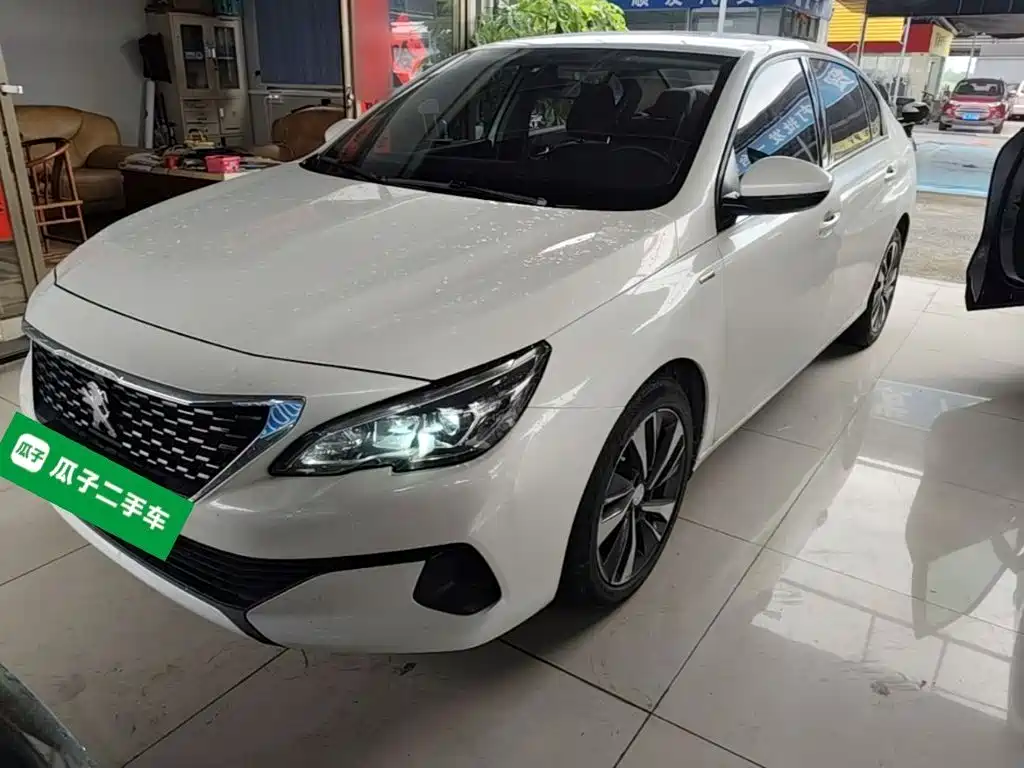 Peugeot 408