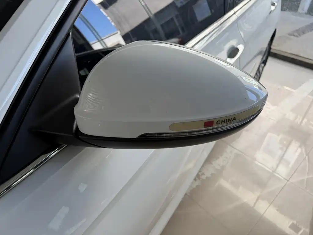 Volkswagen Sagitar — миниатюра 6