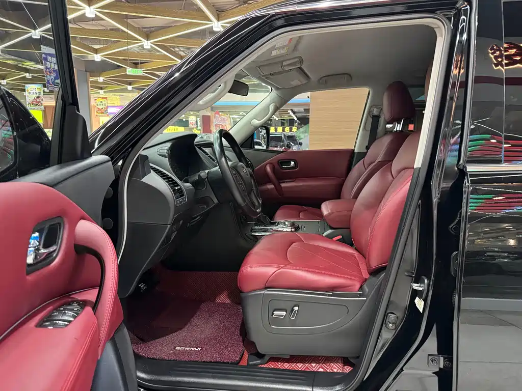 Nissan Patrol — миниатюра 8