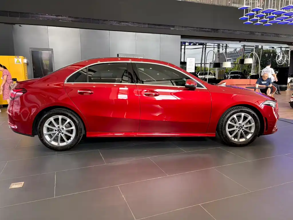 Mercedes-Benz A-Class — миниатюра 8