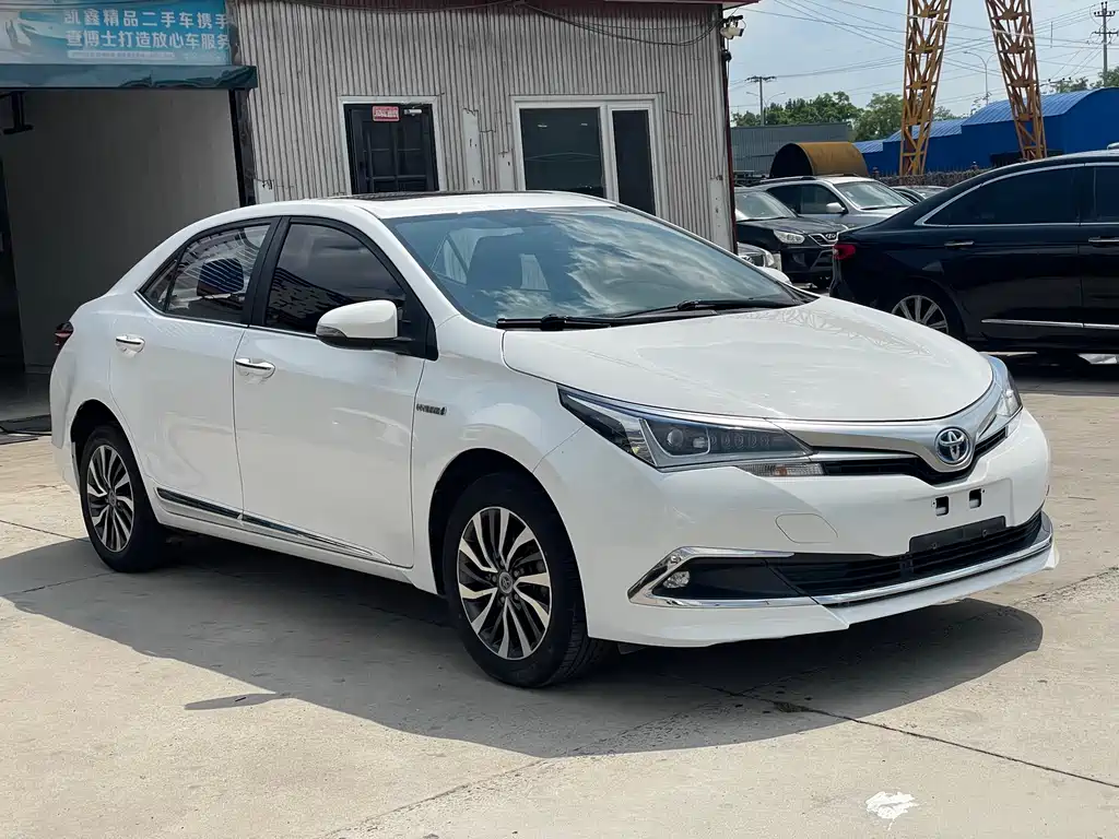 Toyota Corolla 2016 1.8L E-CVT Luxury