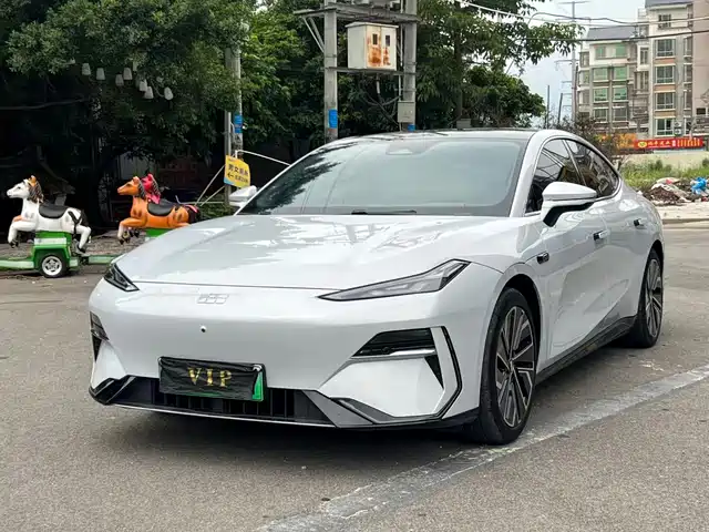 2024 Geely Galaxy E8