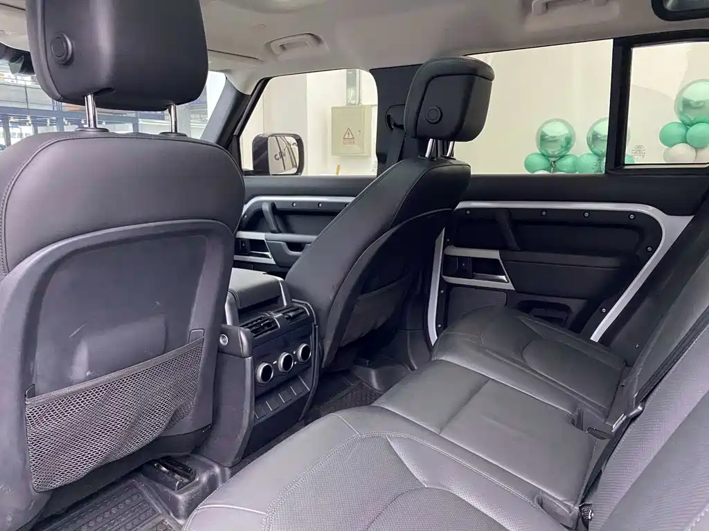 Land Rover Defender — миниатюра 11