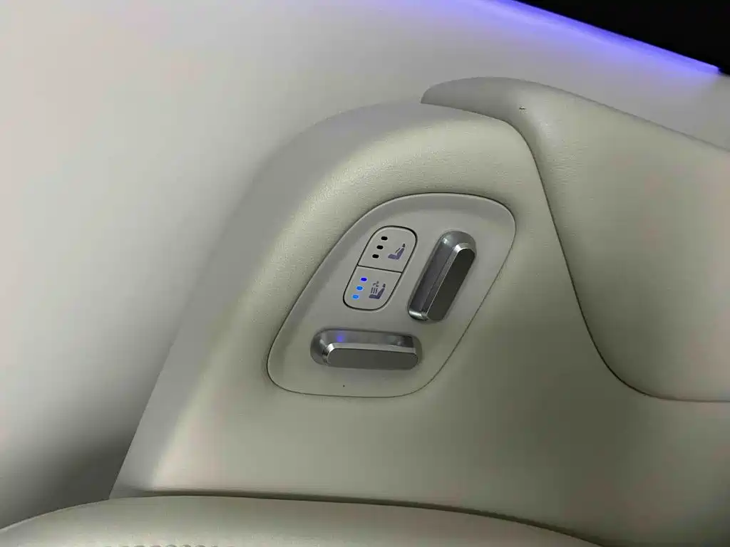 Li Auto Li MEGA — миниатюра 29