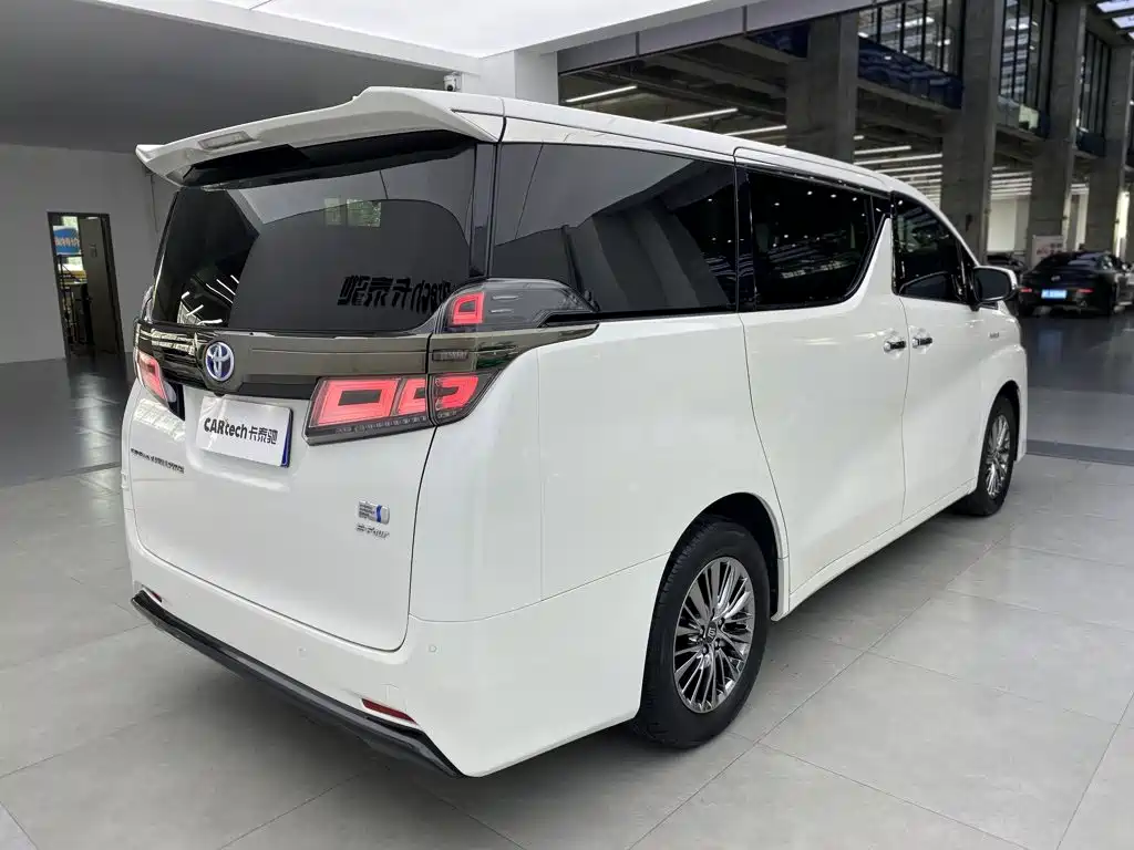 Toyota Vellfire — миниатюра 12