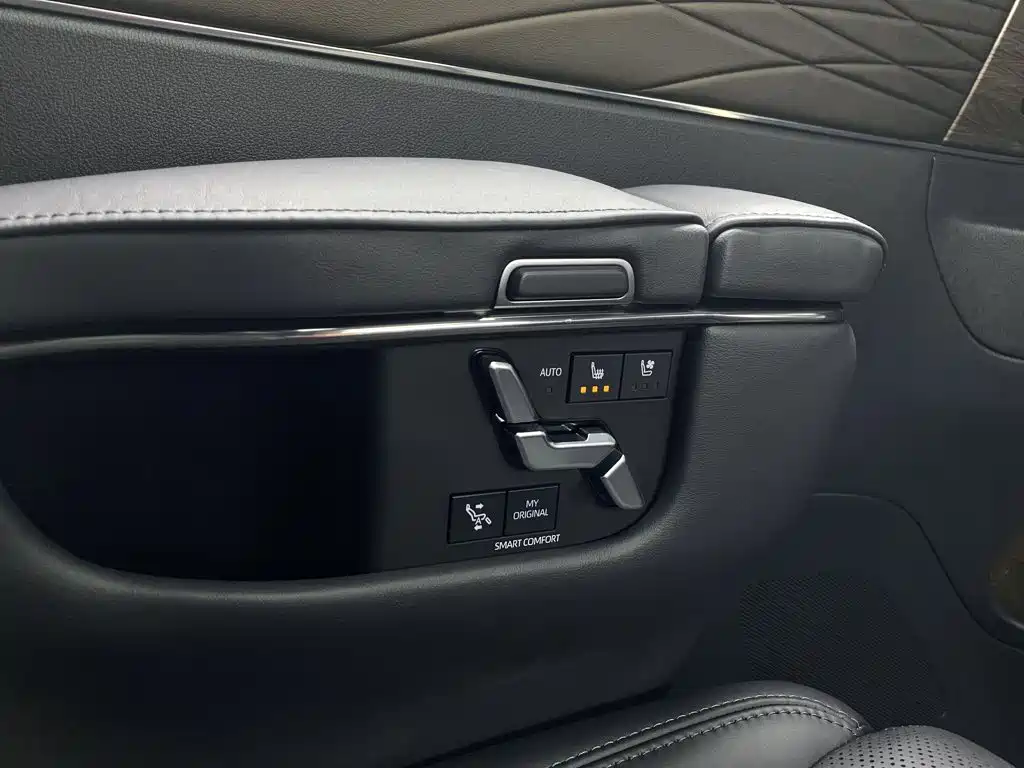 Toyota Vellfire — миниатюра 29