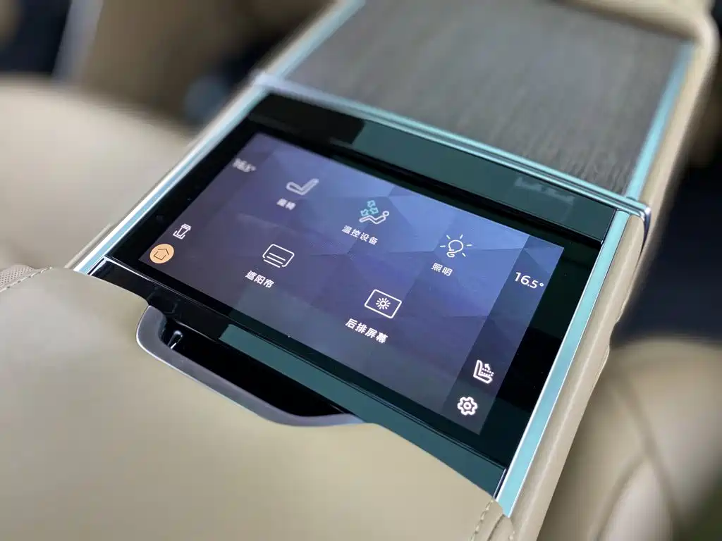 Land Rover Range Rover — миниатюра 25