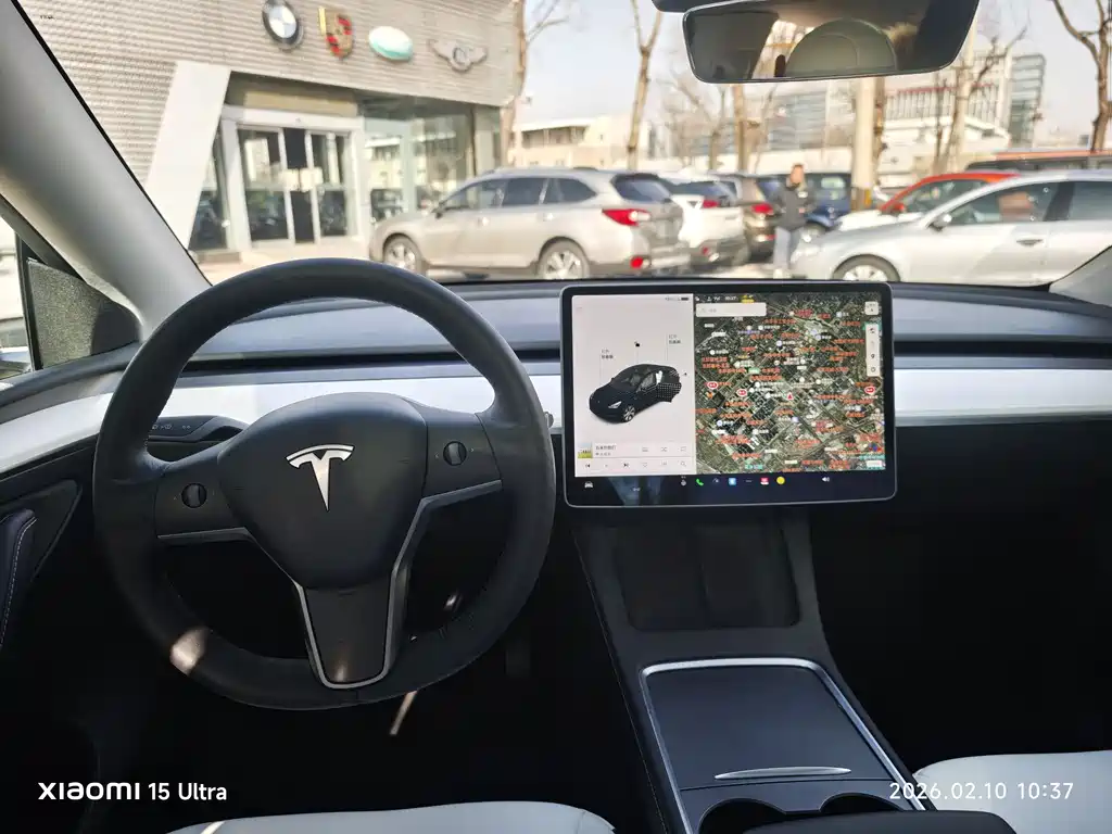 TESLA MODEL Y