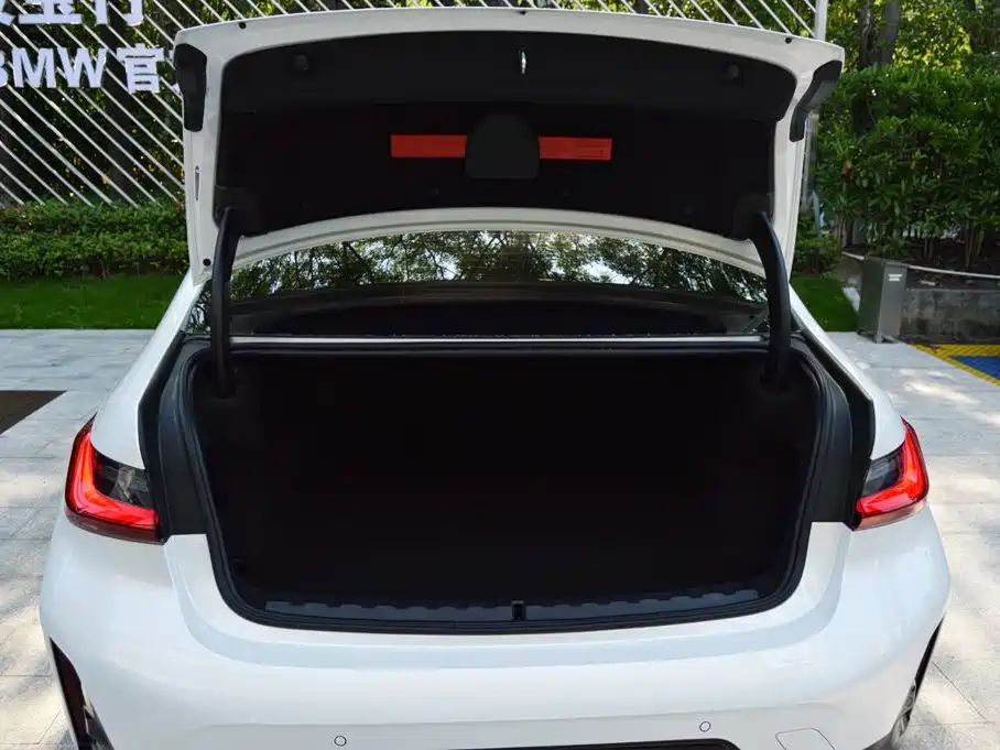 BMW 3 Series — миниатюра 13