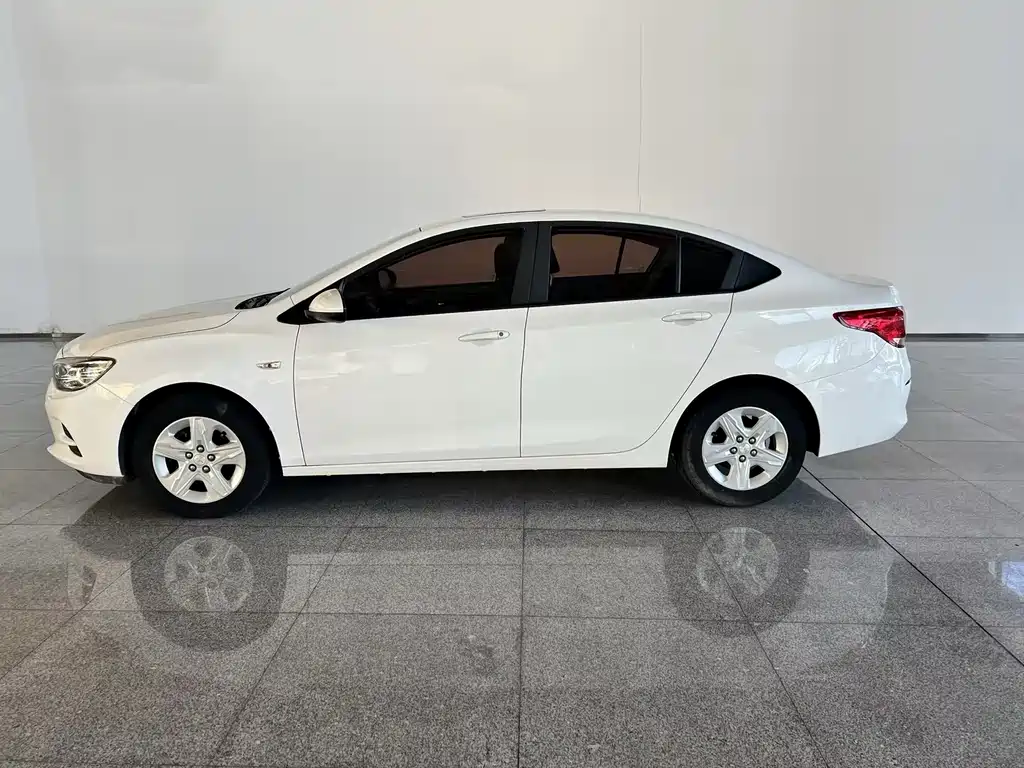 Chevrolet Cavalier — миниатюра 2