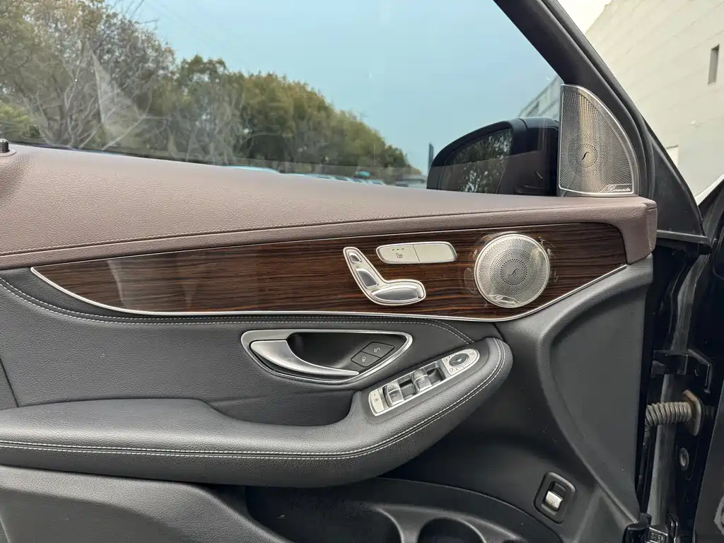 Mercedes-Benz GLC 2018 GLC 260 4MATIC Luxury