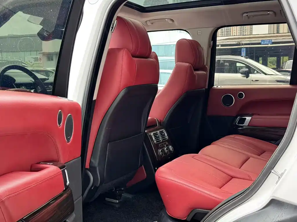 Land Rover Range Rover — миниатюра 6