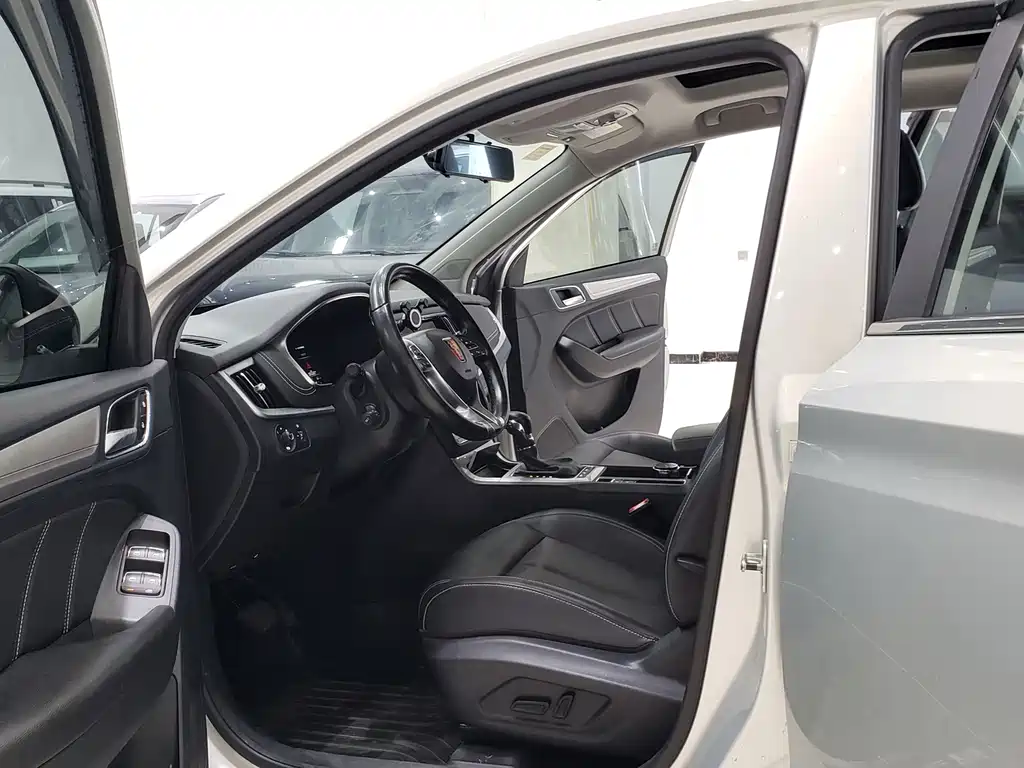 Roewe RX5 New Energy - фото 14