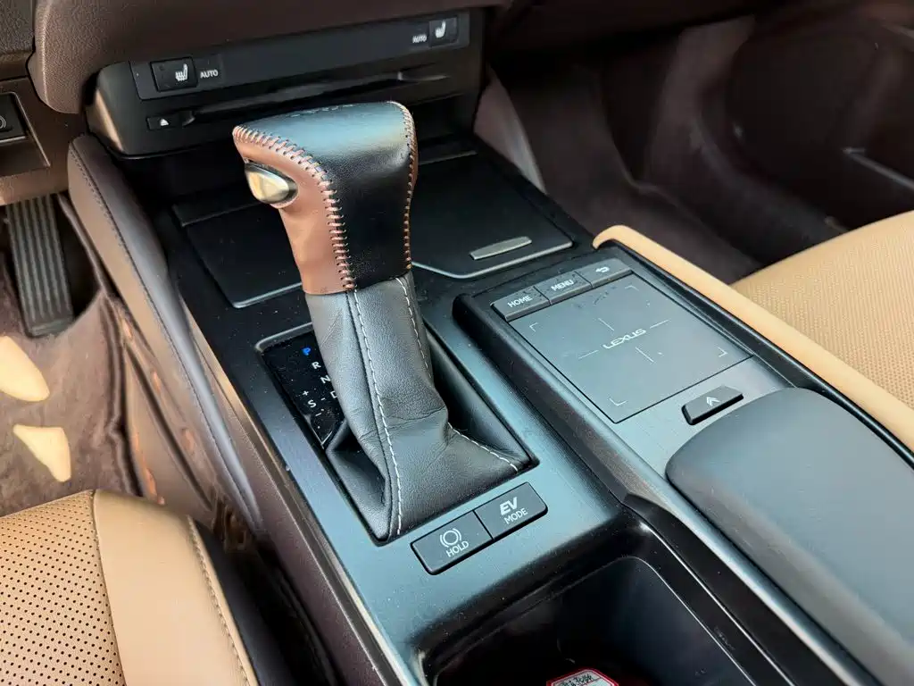 Lexus ES — миниатюра 9