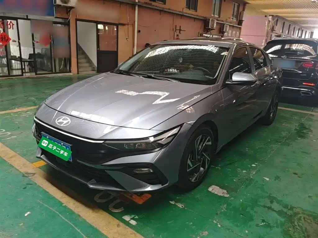 Hyundai Elantra 2024