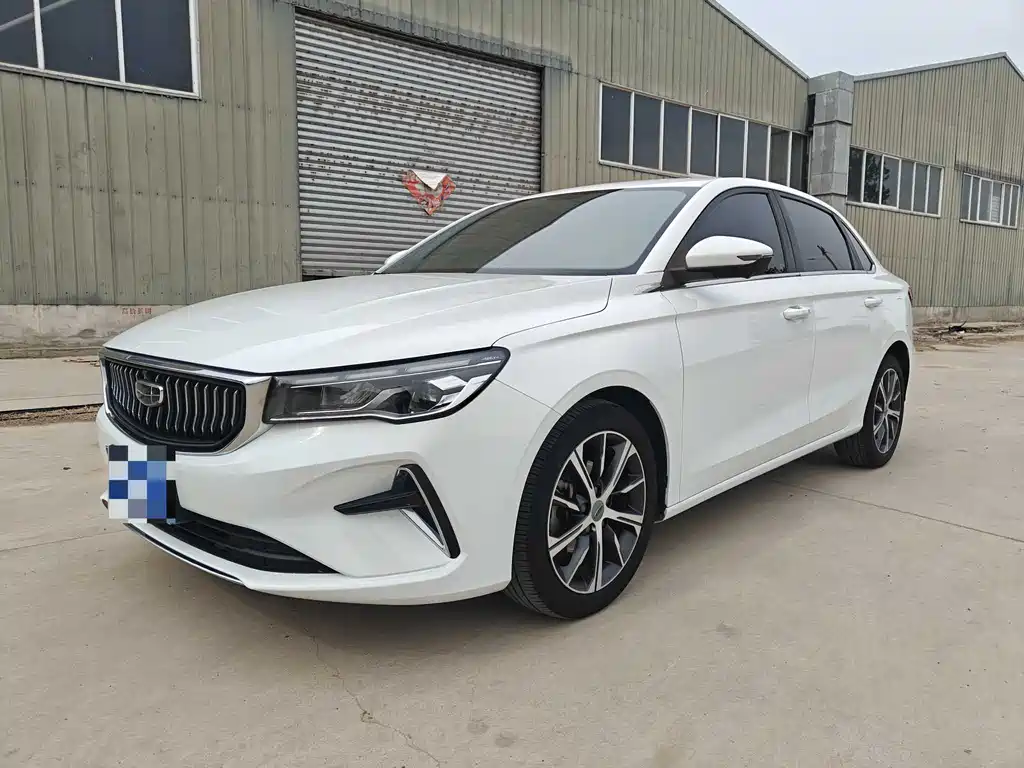 Geely Emgrand 2022