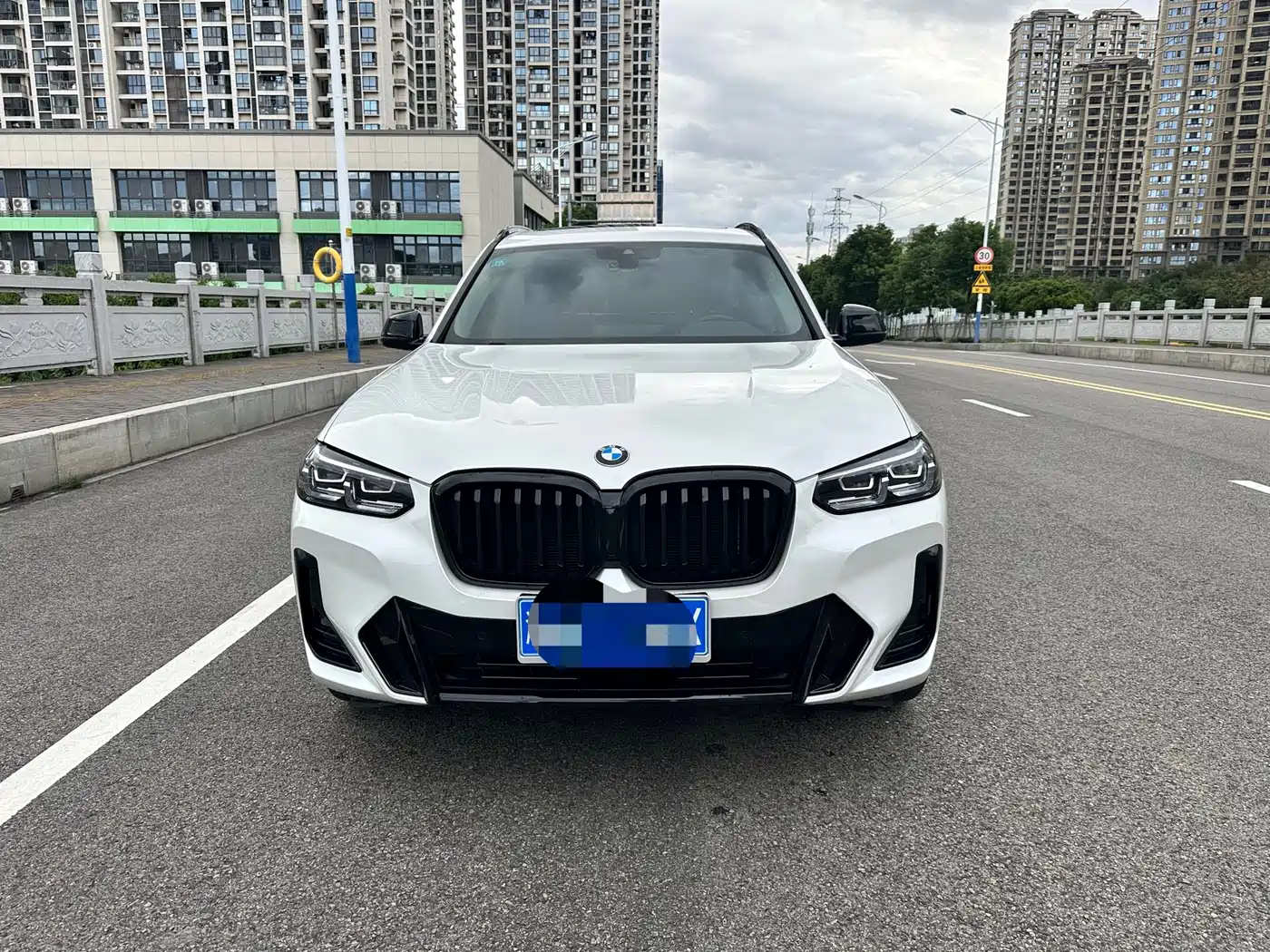 宝马X3 2022款 改款 xDrive30i 领先型 M曜夜套装 2022