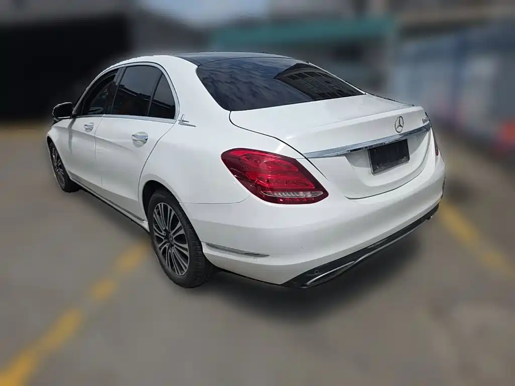 Mercedes-Benz C-Class — миниатюра 7