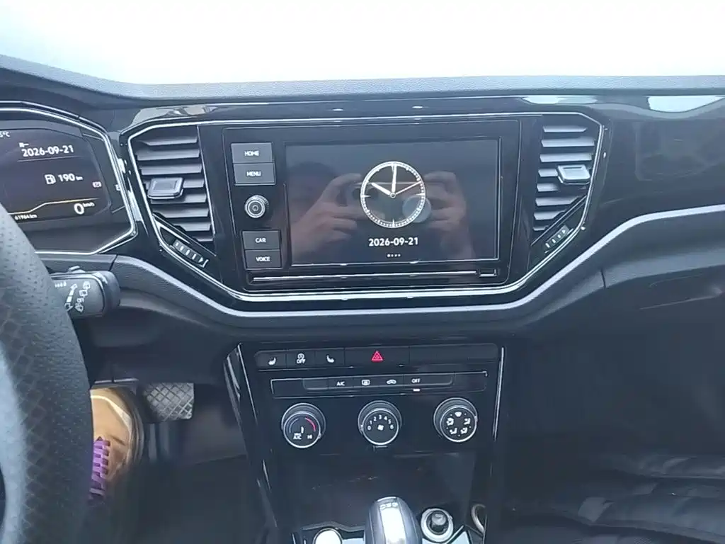 Volkswagen T-Roc — миниатюра 13