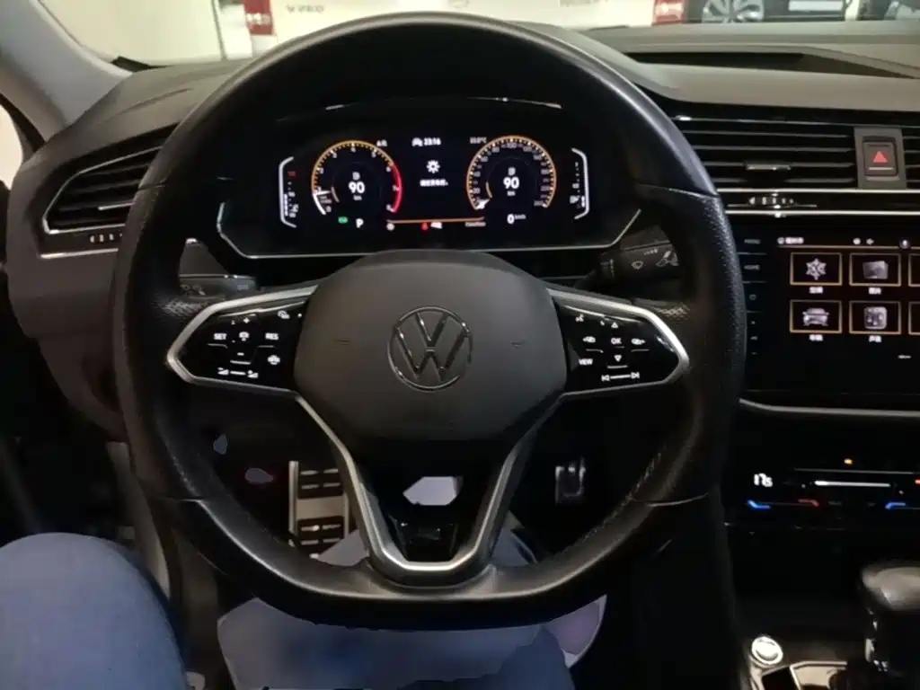Volkswagen Tiguan X — миниатюра 11