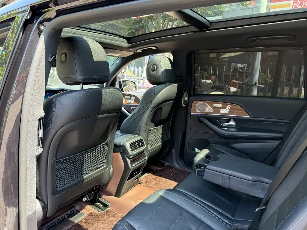 Mercedes-Benz GLS — миниатюра 11