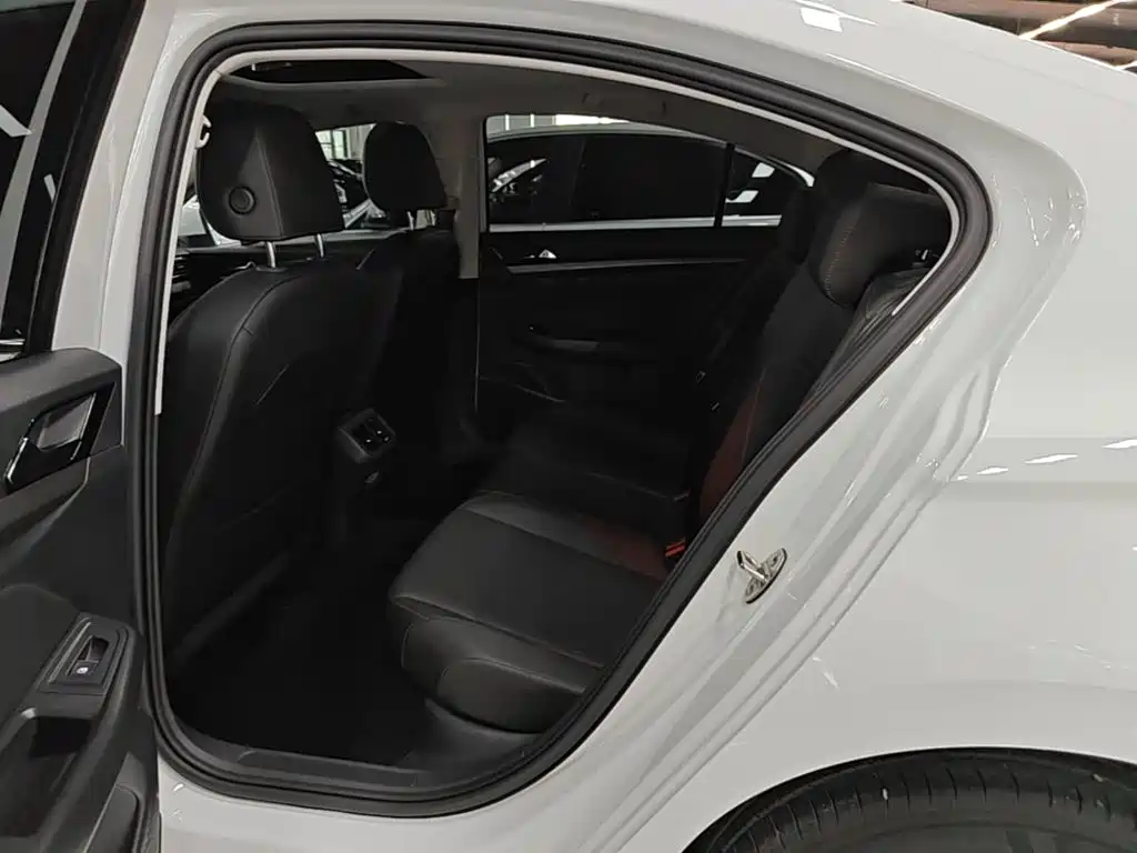 Volkswagen Bora — миниатюра 17
