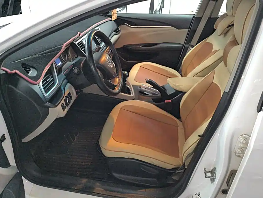 Buick Excelle — миниатюра 9