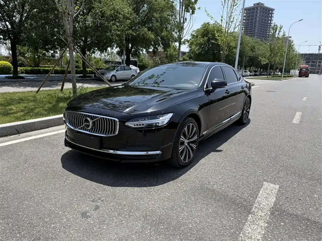 Volvo S90 2025 B5 Luxury