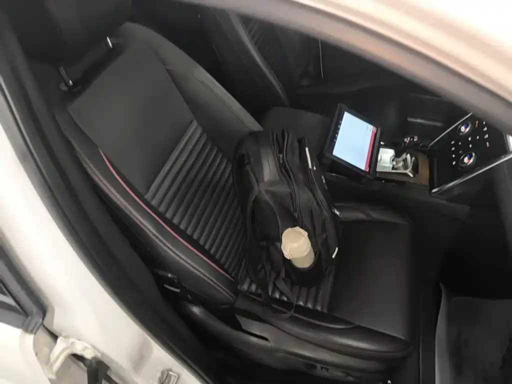 Land Rover Discovery Sport — миниатюра 25