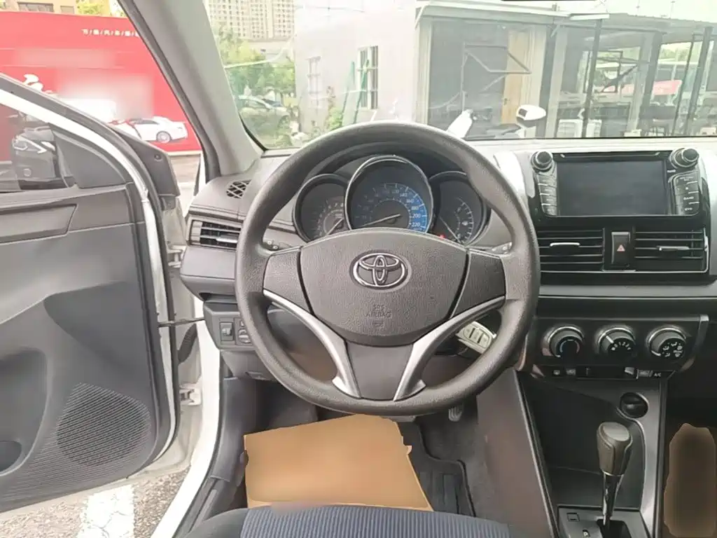 Toyota Yaris L — миниатюра 11