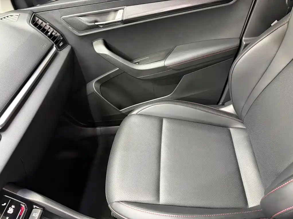 Skoda Karoq — миниатюра 13