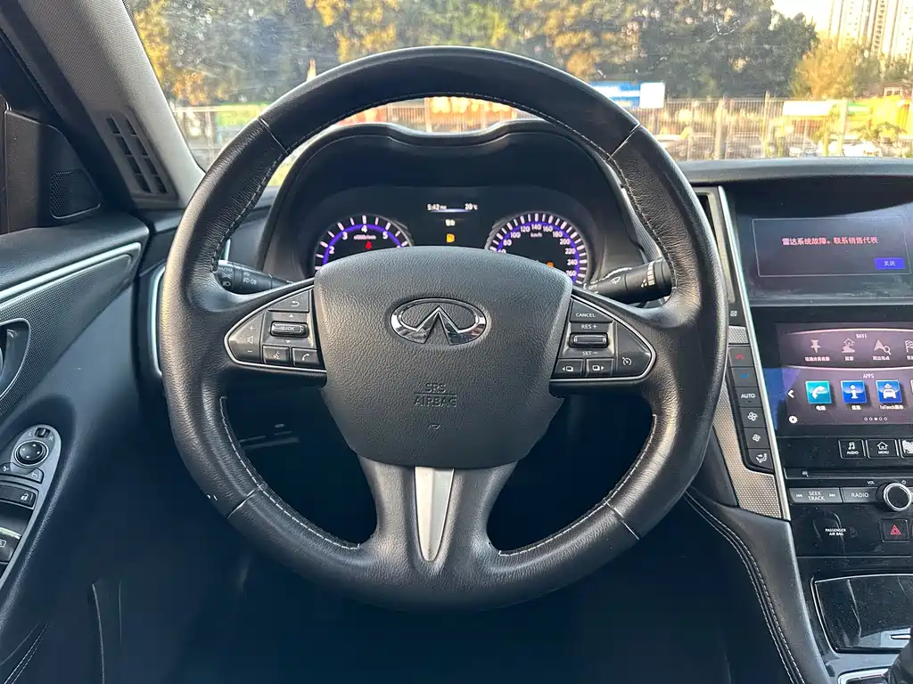INFINITI Q50L
