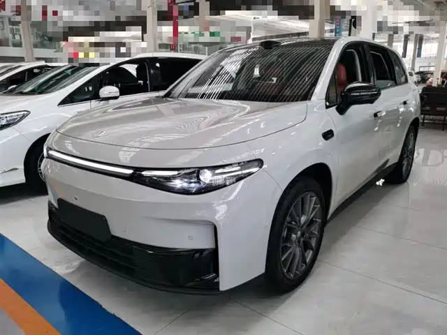 ZERO-RUNNING CAR ZERO RUN C10 2025