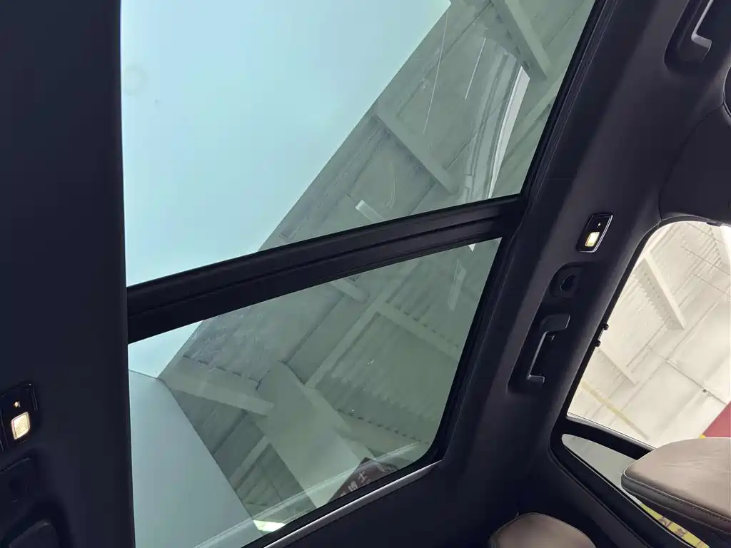 Volvo XC90 — миниатюра 11