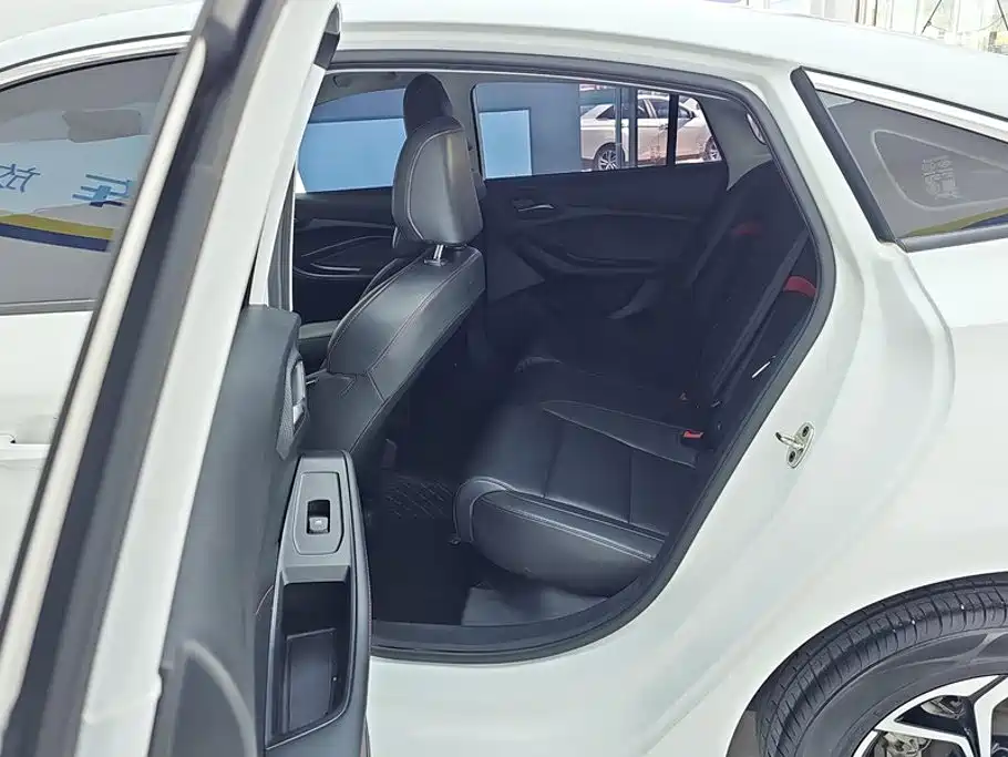MG MG5 — миниатюра 11