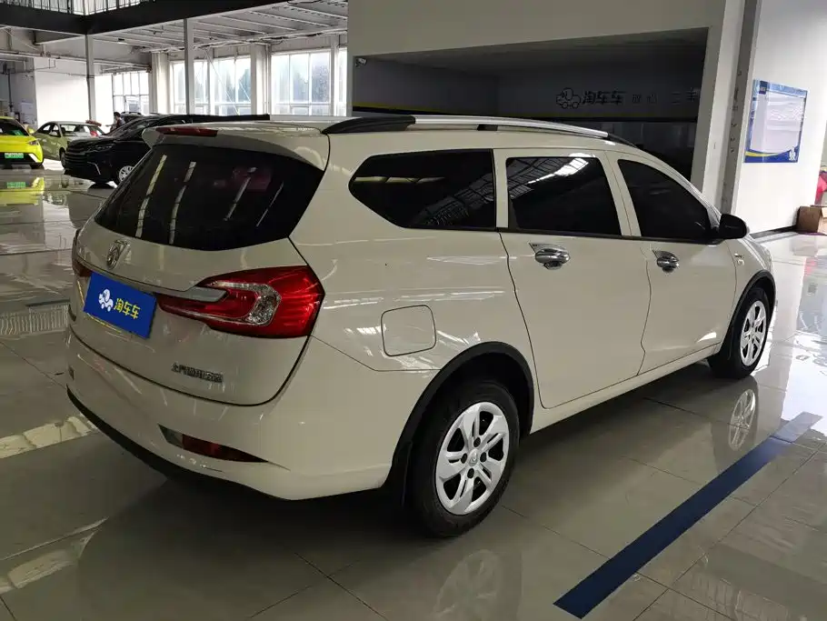 Baojun 310W — миниатюра 3