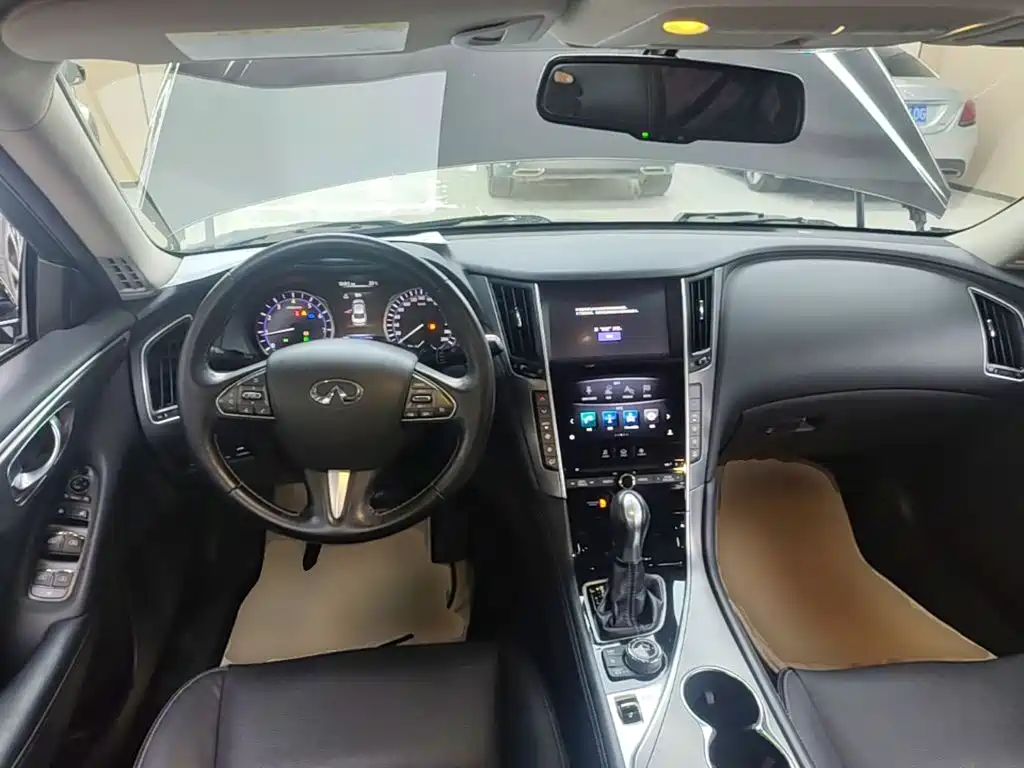 Infiniti Q50L 2016 2.0T