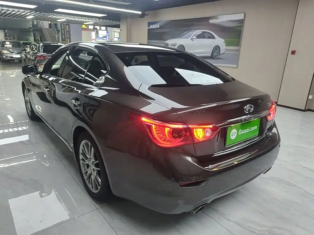 Infiniti Q50L 2016 2.0T