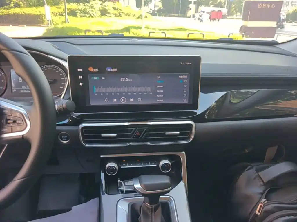 Geely Binyue — миниатюра 13