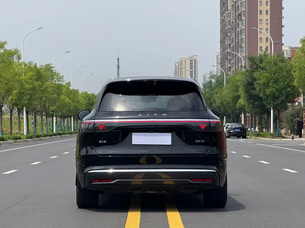 Aito M8 2025 Max+ 53.4kWh 5 мест (192 ）