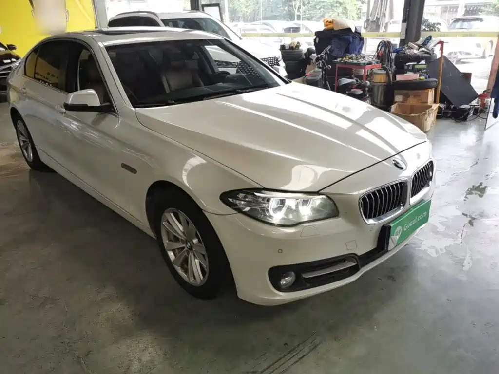 BMW 5 Series — миниатюра 4