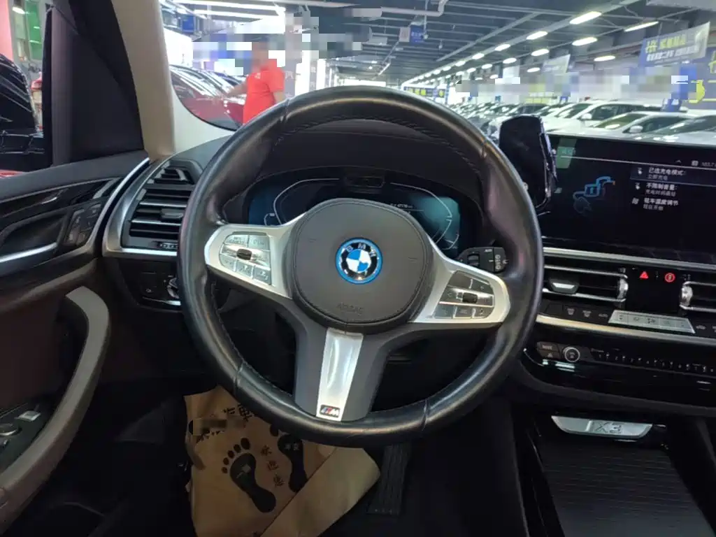 BMW iX3 — миниатюра 11