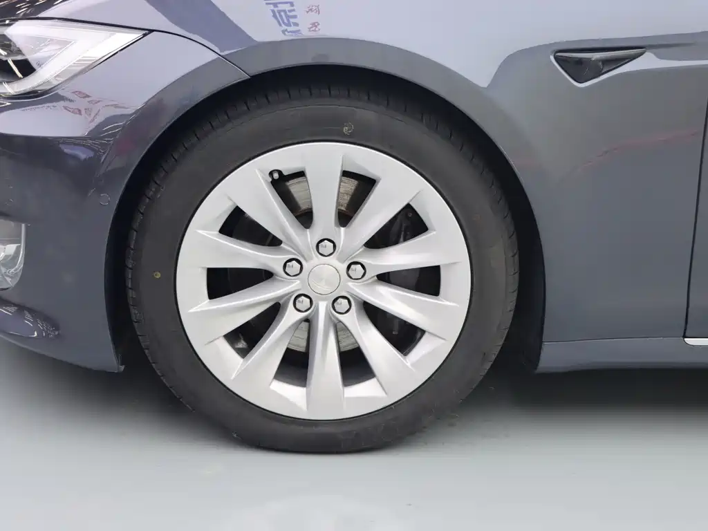 Tesla Model S — миниатюра 4